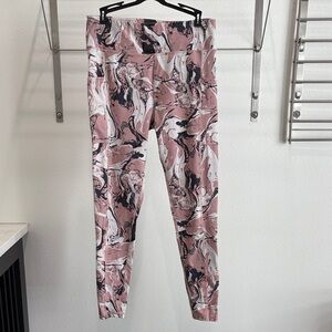 Stylish Pink Marble Leggings